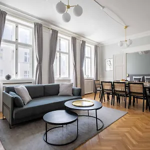 Lavish 4Br Apartment In The Heart Of Cph By The Canals Copenhagen